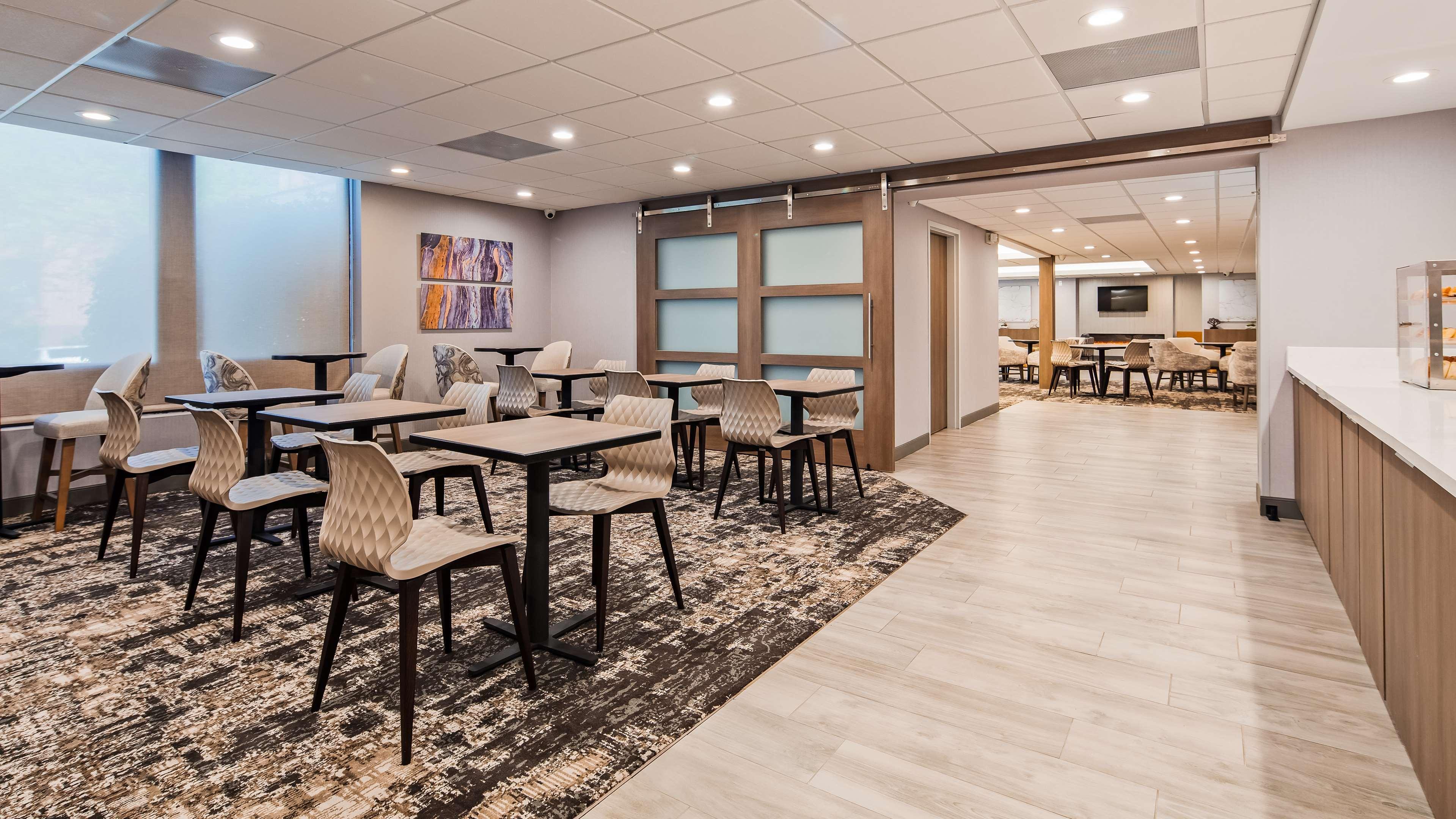 Surestay Plus Hotel By Best Western Chicago Ломбард Екстериор снимка