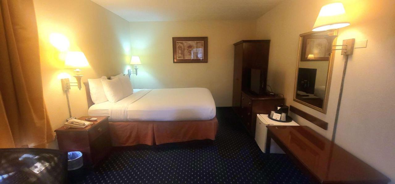 Surestay Plus Hotel By Best Western Chicago Ломбард Екстериор снимка