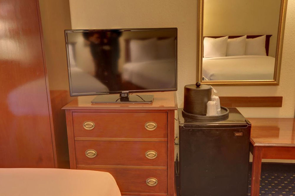 Surestay Plus Hotel By Best Western Chicago Ломбард Екстериор снимка