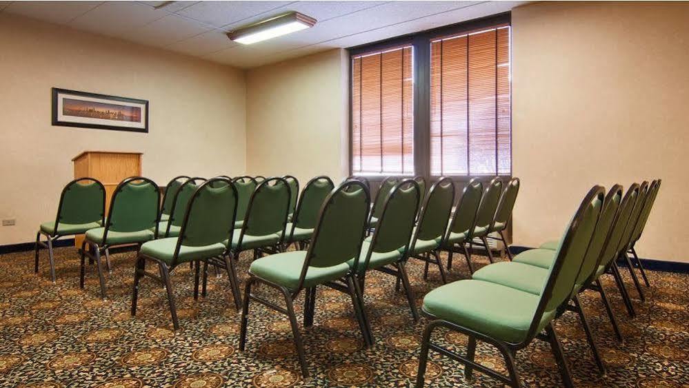 Surestay Plus Hotel By Best Western Chicago Ломбард Екстериор снимка